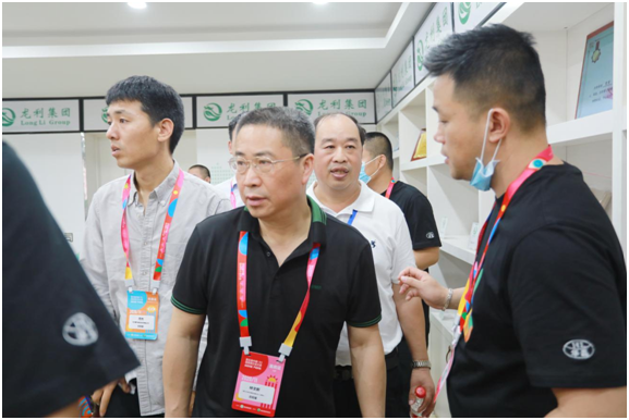 集团新闻 | 热烈欢迎第五届中国回收纸行业大会领导及嘉宾们莅临龙利集团参观(图7)