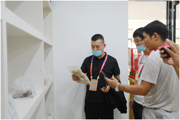 集团新闻 | 热烈欢迎第五届中国回收纸行业大会领导及嘉宾们莅临龙利集团参观(图5)